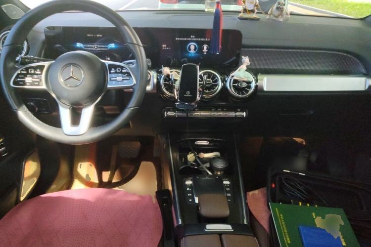 Used Mercedes-Benz GLB 2021 GLB 200 Dynamic Edition Center Console