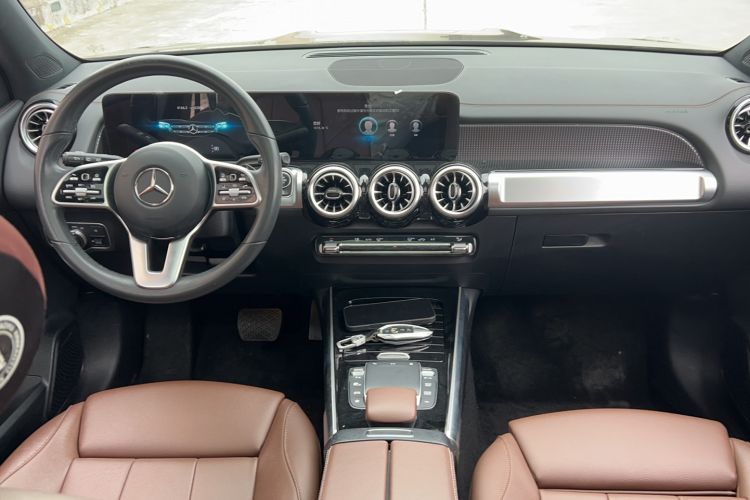 Used Mercedes-Benz GLB 2021 GLB 200 Dynamic Edition Center Console