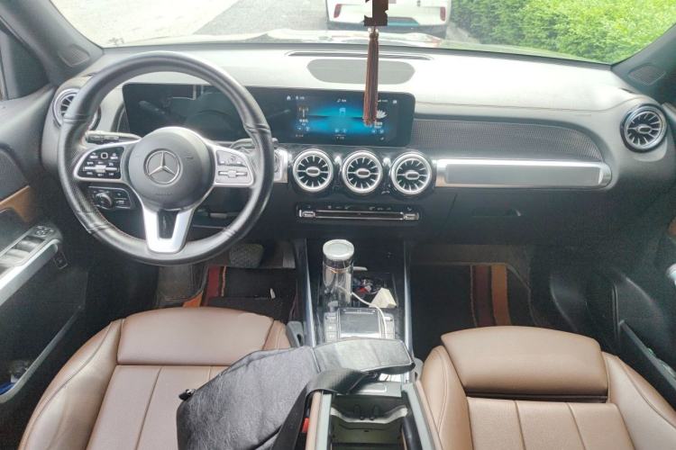 Used Mercedes-Benz GLB 2021 GLB 200 Fashion Model Center Console