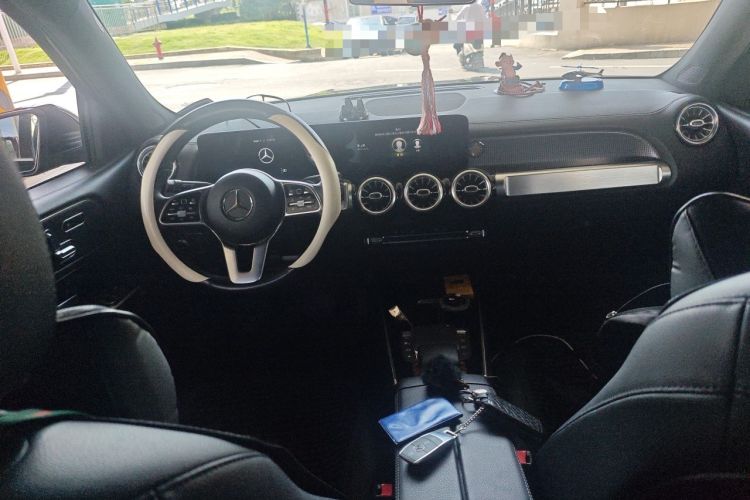 Used Mercedes-Benz GLB 2021 GLB 200 Fashion Model Center Console