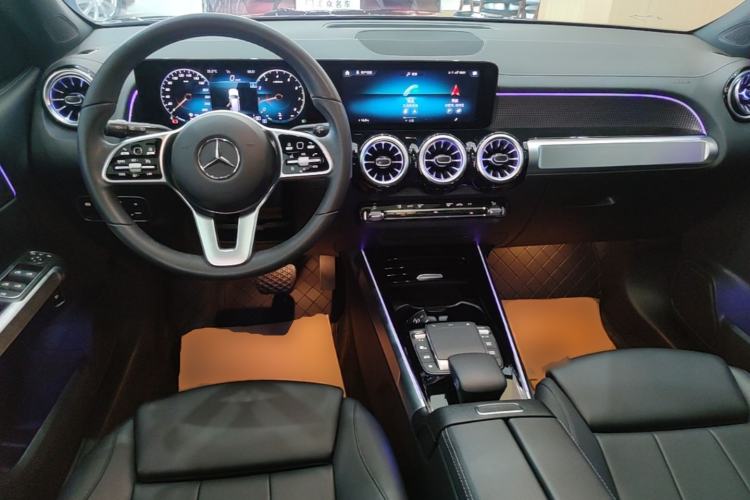 Used Mercedes-Benz GLB 2021 GLB 200 Dynamic Edition Center Console