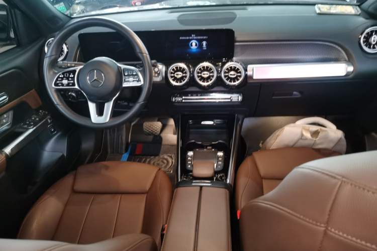Used Mercedes-Benz GLB 2021 GLB 200 Dynamic Edition Center Console