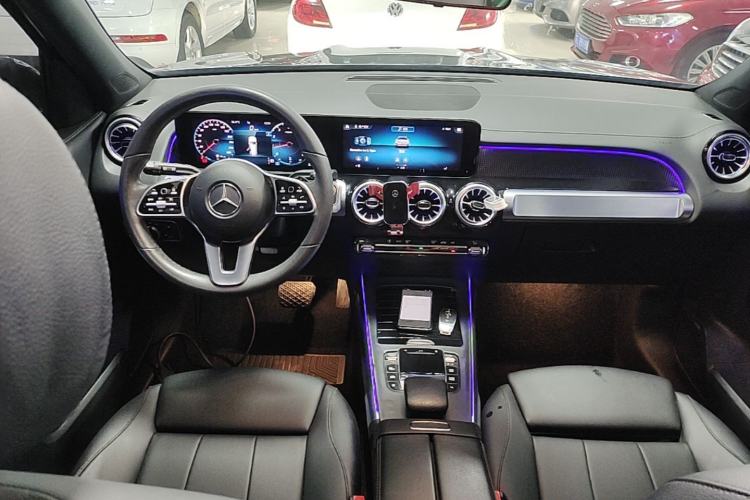 Used Mercedes-Benz GLB 2021 GLB 200 Fashion Model Center Console