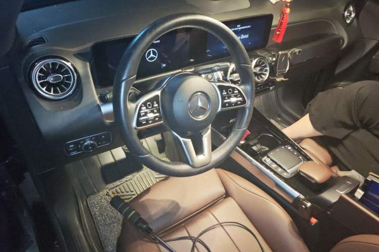 Used Mercedes-Benz GLB 2021 GLB 200 Dynamic Edition Center Console