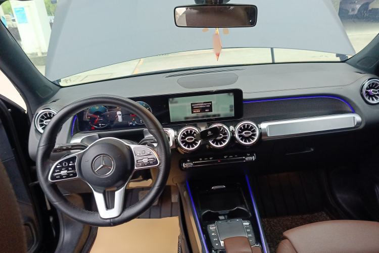 Used Mercedes-Benz GLB 2021 GLB 200 Fashion Model Center Console