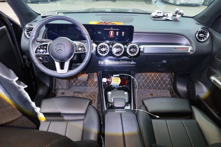 Used Mercedes-Benz GLB 2021 GLB 200 Dynamic Edition Center Console