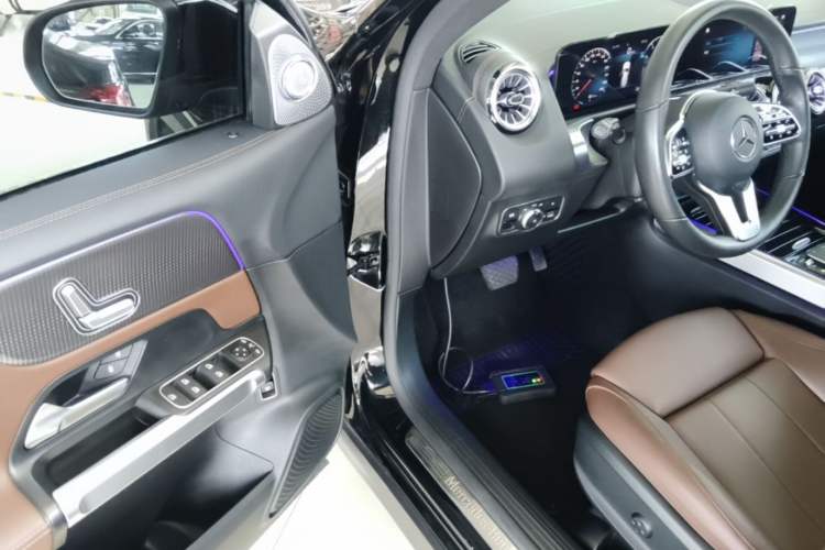 Used Mercedes-Benz GLB 2021 GLB 200 Dynamic Edition Driver Seat