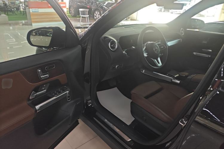 Used Mercedes-Benz GLB 2021 GLB 200 4MATIC Driver Seat