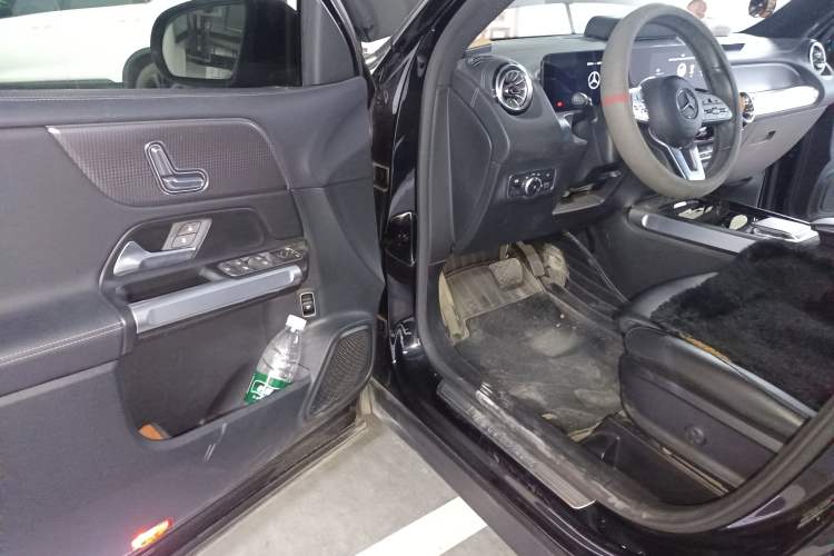 Used Mercedes-Benz GLB 2021 GLB 200 Dynamic Edition Driver Seat