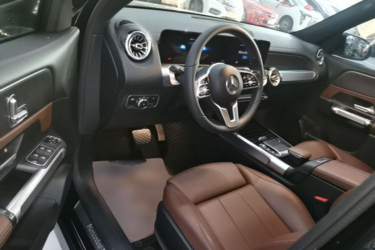 Used Mercedes-Benz GLB 2021 GLB 200 Dynamic Edition Driver Seat