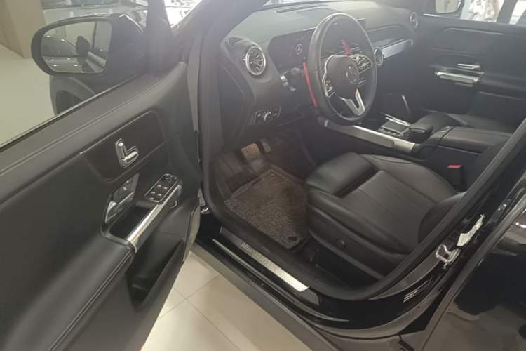 Used Mercedes-Benz GLB 2021 GLB 200 Dynamic Edition Driver Seat