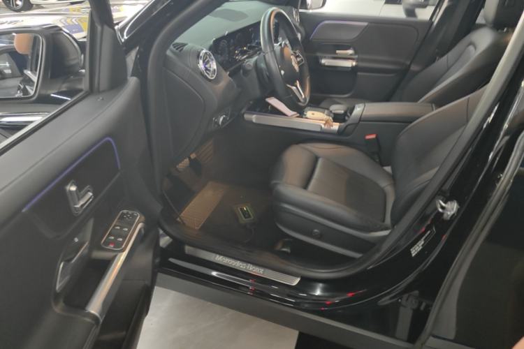 Used Mercedes-Benz GLB 2021 GLB 200 Dynamic Edition Driver Seat