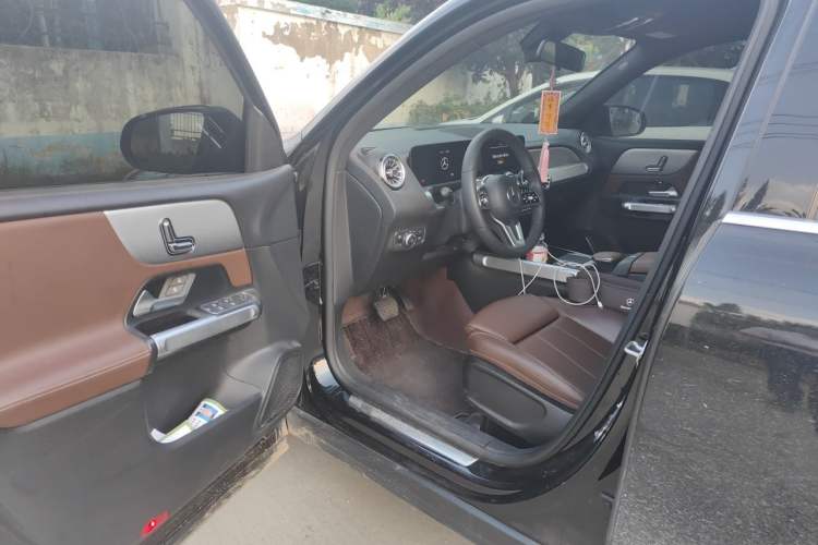 Used Mercedes-Benz GLB 2021 GLB 200 Dynamic Edition Driver Seat