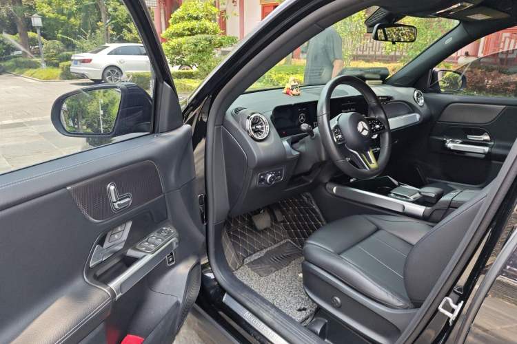 Used Mercedes-Benz GLB 2021 GLB 200 Dynamic Edition Driver Seat