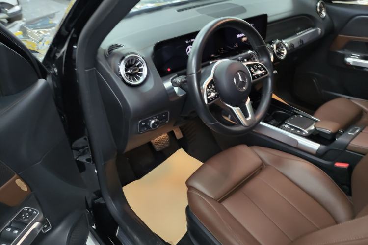 Used Mercedes-Benz GLB 2021 GLB 200 Dynamic Edition Driver Seat