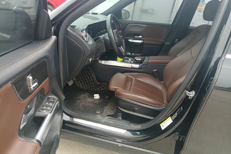 Used Mercedes-Benz GLB 2021 GLB 200 Dynamic Edition Driver Seat
