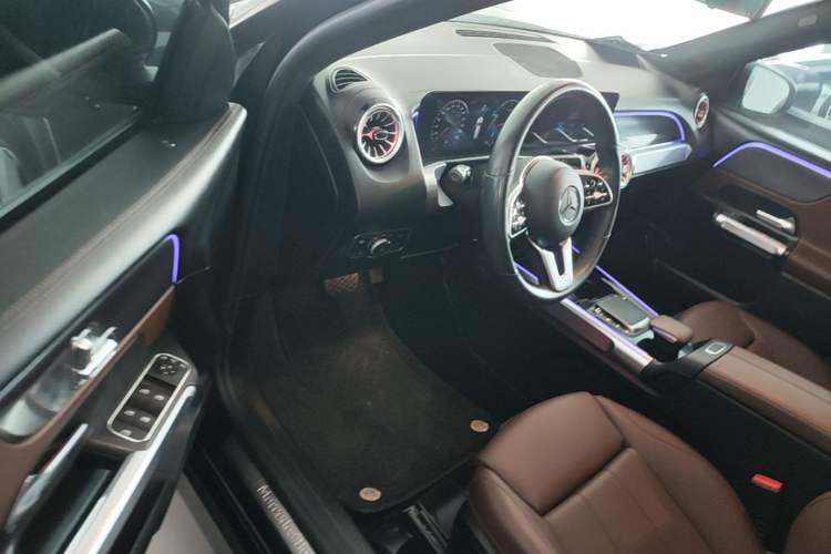 Used Mercedes-Benz GLB 2021 GLB 200 Dynamic Edition Driver Seat