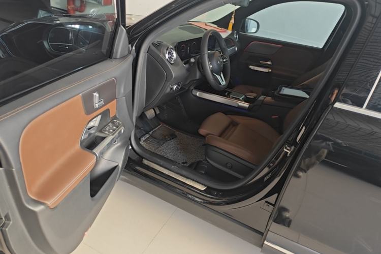 Used Mercedes-Benz GLB 2021 GLB 200 Dynamic Edition Driver Seat