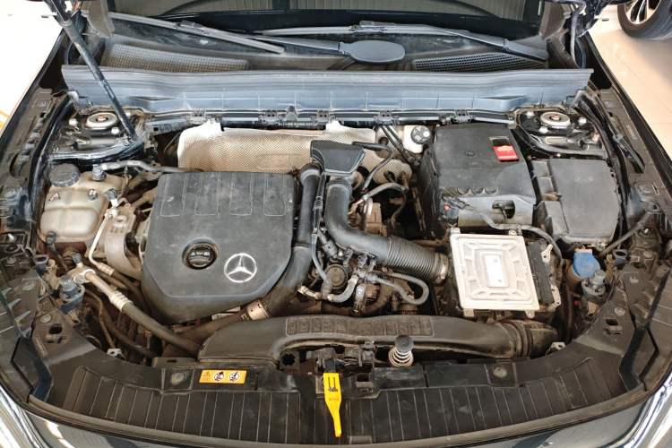 Used Mercedes-Benz GLB 2021 GLB 200 4MATIC Engine Bay