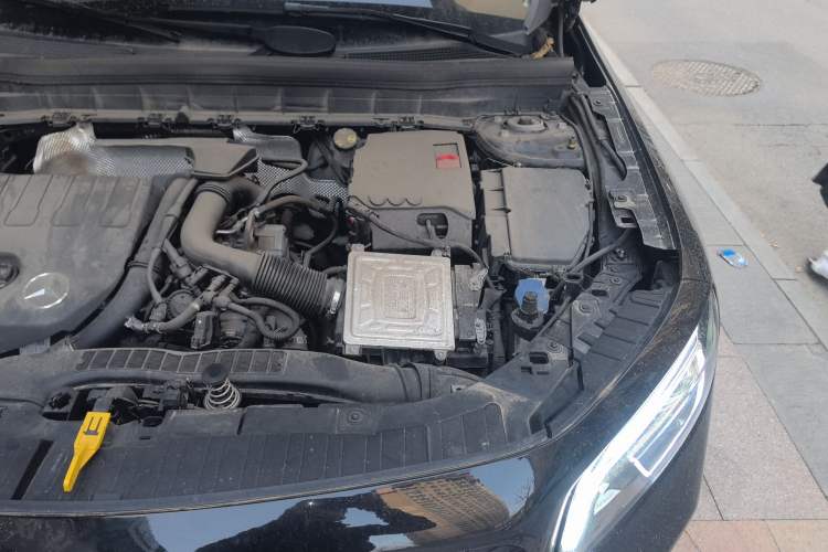 Used Mercedes-Benz GLB 2021 GLB 200 Fashion Model Engine Bay Left