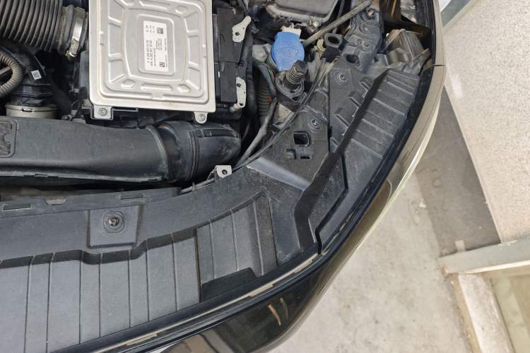 Used Mercedes-Benz GLB 2021 GLB 200 Fashion Model Engine Bay Left