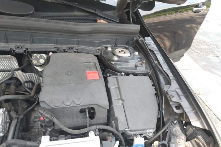 Used Mercedes-Benz GLB 2021 GLB 200 4MATIC Engine Bay Left