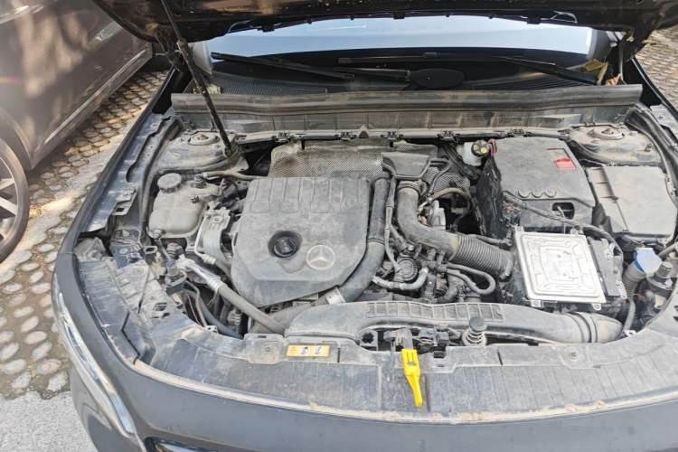Used Mercedes-Benz GLB 2021 GLB 200 4MATIC Engine Bay Right