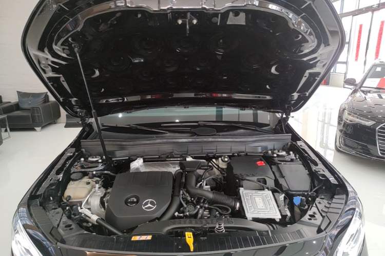Used Mercedes-Benz GLB 2021 GLB 200 Dynamic Edition Engine Bay