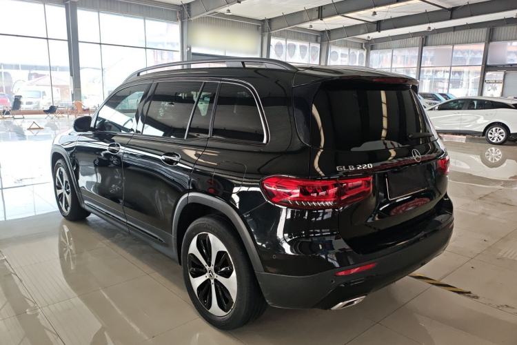 Used Mercedes-Benz GLB 2021 GLB 200 4MATIC Exterior 2