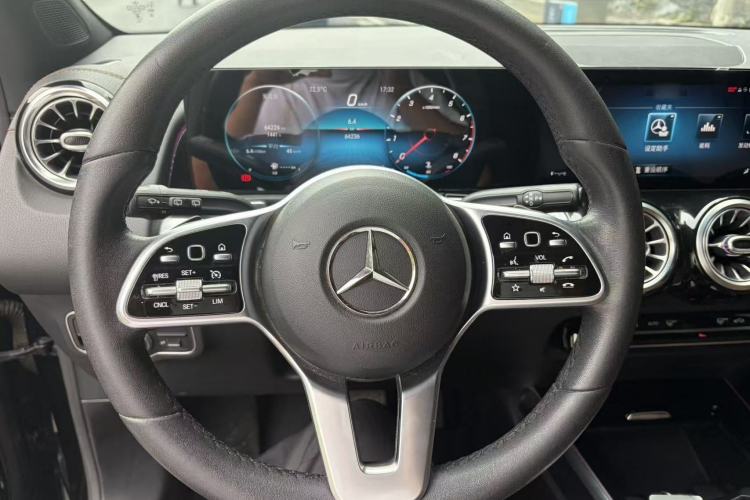 Used Mercedes-Benz GLB 2021 GLB 200 Fashion Model Exterior 3
