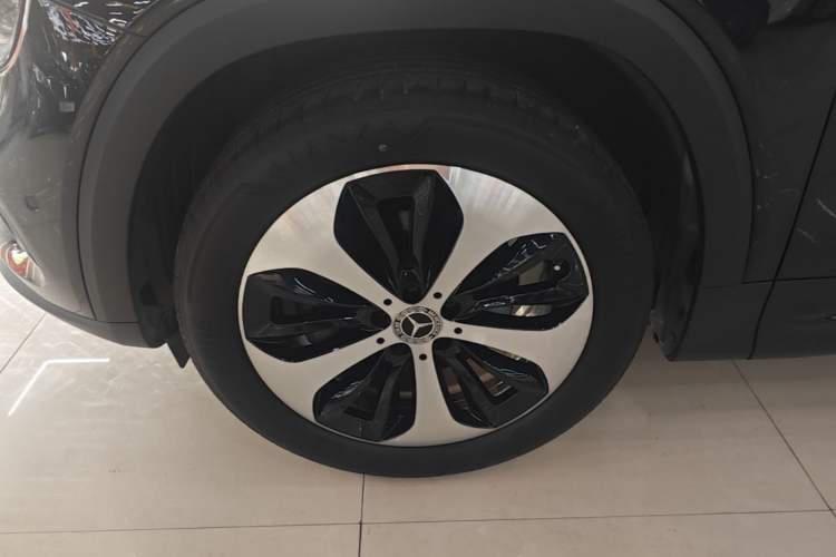Used Mercedes-Benz GLB 2021 GLB 200 4MATIC Exterior 4