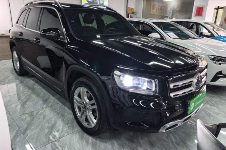 Used Mercedes-Benz GLB 2021 GLB 180 Fashion Model Front Right 45 Deg