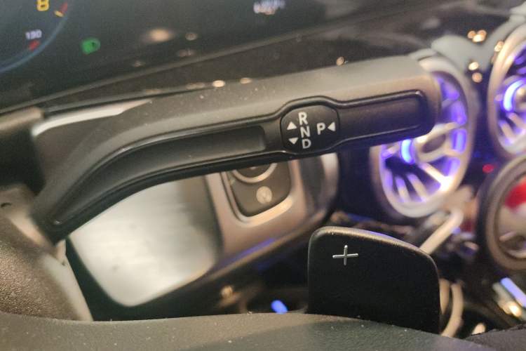 Used Mercedes-Benz GLB 2021 GLB 200 Dynamic Edition Gear Lever