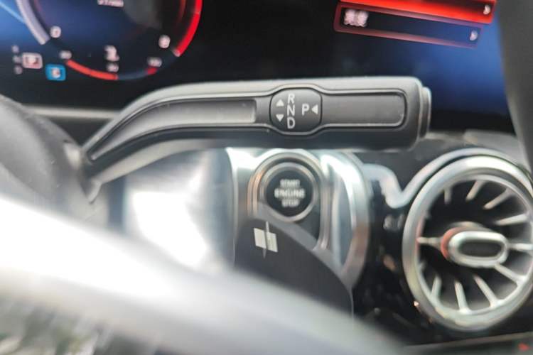 Used Mercedes-Benz GLB 2021 GLB 200 4MATIC Gear Lever