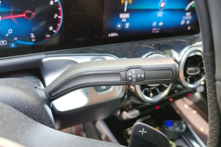 Used Mercedes-Benz GLB 2021 GLB 180 Dynamic Edition Gear Lever