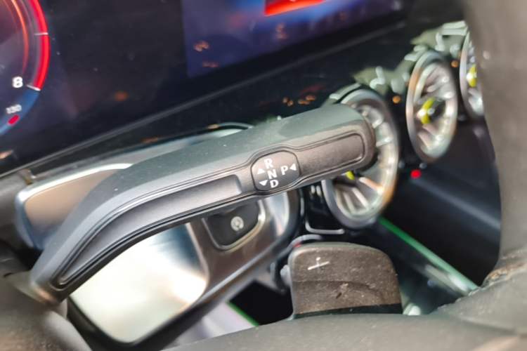 Used Mercedes-Benz GLB 2021 GLB 200 Dynamic Edition Gear Lever