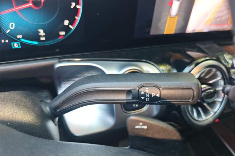 Used Mercedes-Benz GLB 2021 GLB 200 Dynamic Edition Gear Lever