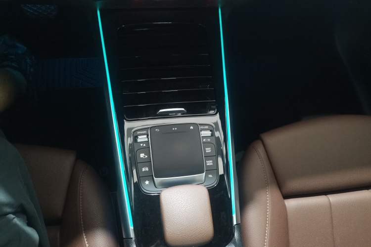 Used Mercedes-Benz GLB 2021 GLB 200 Dynamic Edition Gear Lever