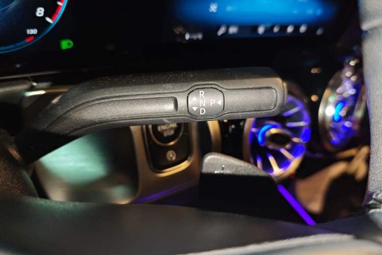 Used Mercedes-Benz GLB 2021 GLB 200 Dynamic Edition Gear Lever
