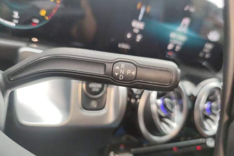Used Mercedes-Benz GLB 2021 GLB 200 Fashion Model Gear Lever