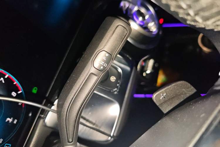 Used Mercedes-Benz GLB 2021 GLB 200 Dynamic Edition Gear Lever