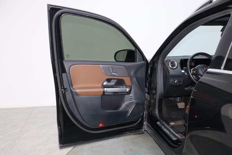Used Mercedes-Benz GLB 2021 GLB 200 Dynamic Edition Interior 1