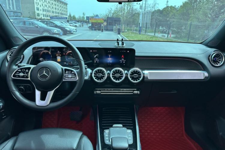 Used Mercedes-Benz GLB 2021 GLB 200 Dynamic Edition Interior 1