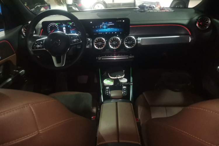 Used Mercedes-Benz GLB 2021 GLB 200 Dynamic Edition Interior 2