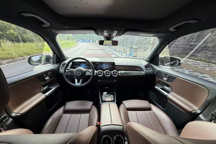 Used Mercedes-Benz GLB 2021 GLB 200 Fashion Model Interior 2