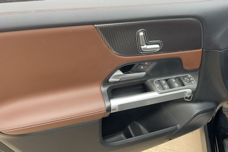 Used Mercedes-Benz GLB 2021 GLB 200 Dynamic Edition Interior 2