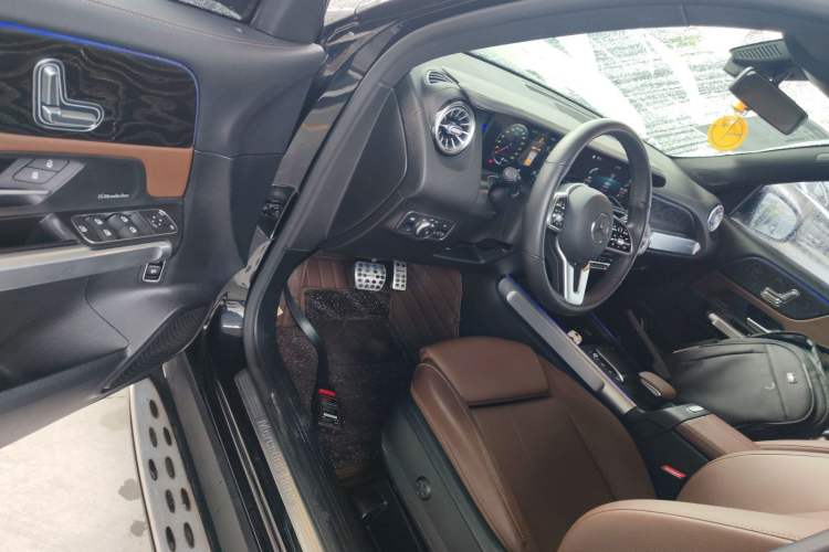 Used Mercedes-Benz GLB 2021 GLB 180 Dynamic Edition Interior 3