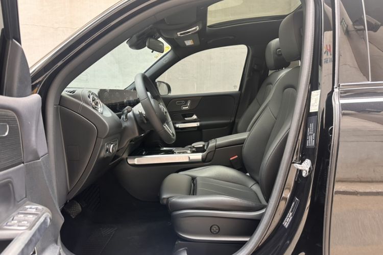 Used Mercedes-Benz GLB 2021 GLB 200 4MATIC Interior 4