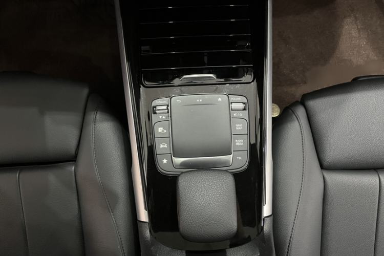 Used Mercedes-Benz GLB 2021 GLB 180 Dynamic Edition Interior 4