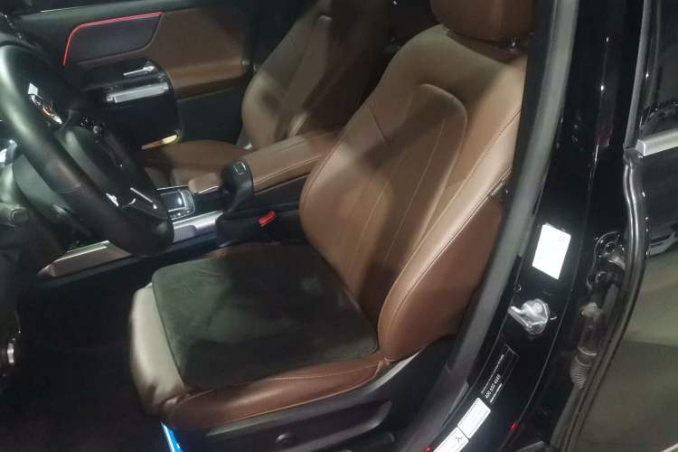 Used Mercedes-Benz GLB 2021 GLB 200 Dynamic Edition Left Front Seat